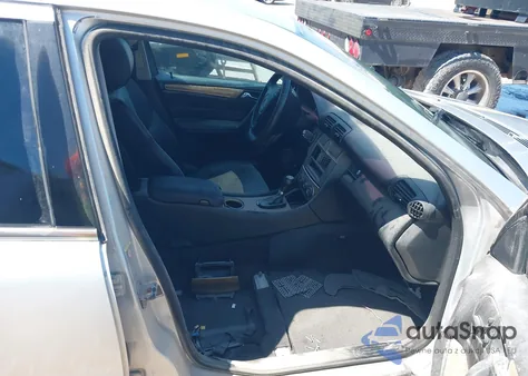 2006 Mercedes-Benz C 55 Amg z USA, uszkodzony, nr VIN WDBRF76JX6F768099